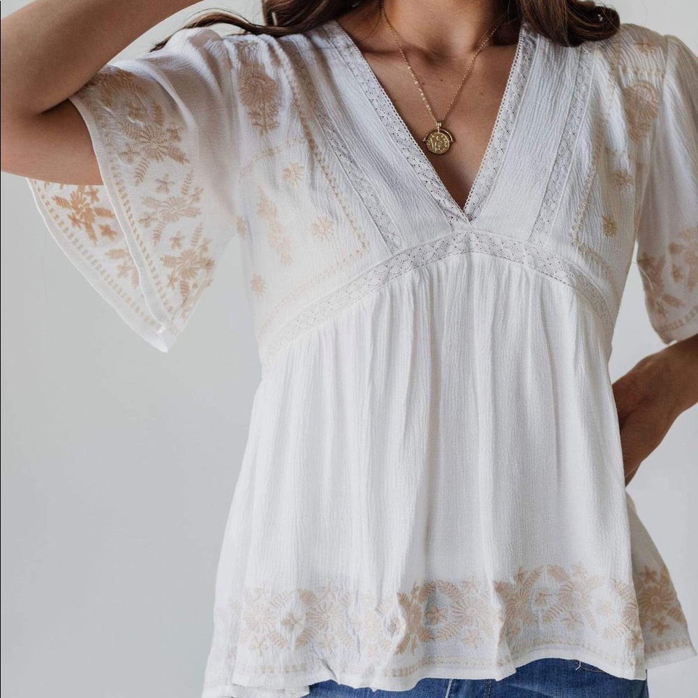 Lucy Avenue Ivory Tee